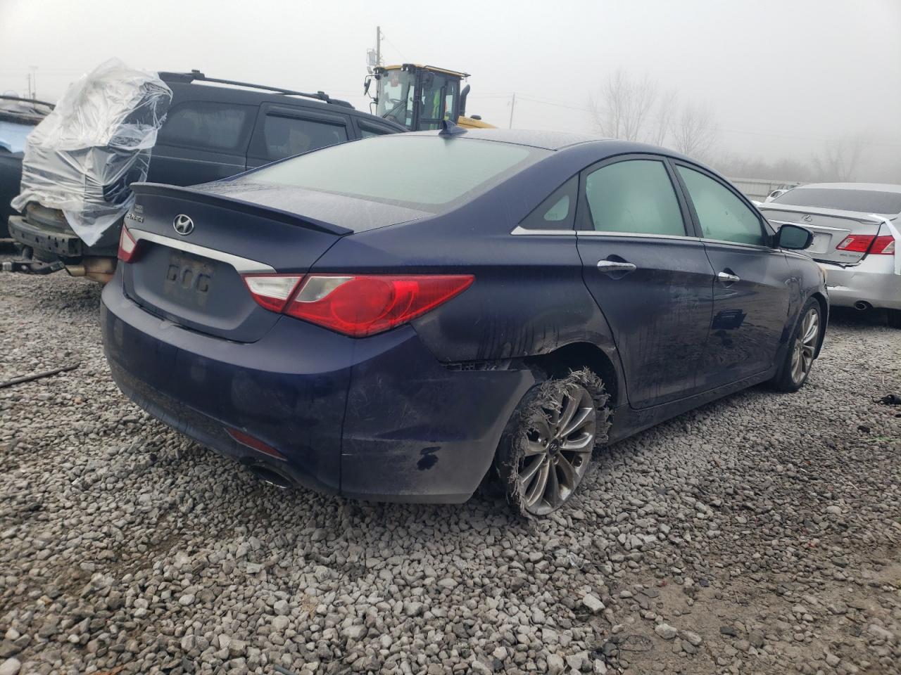 2012 Hyundai Sonata - Image 3