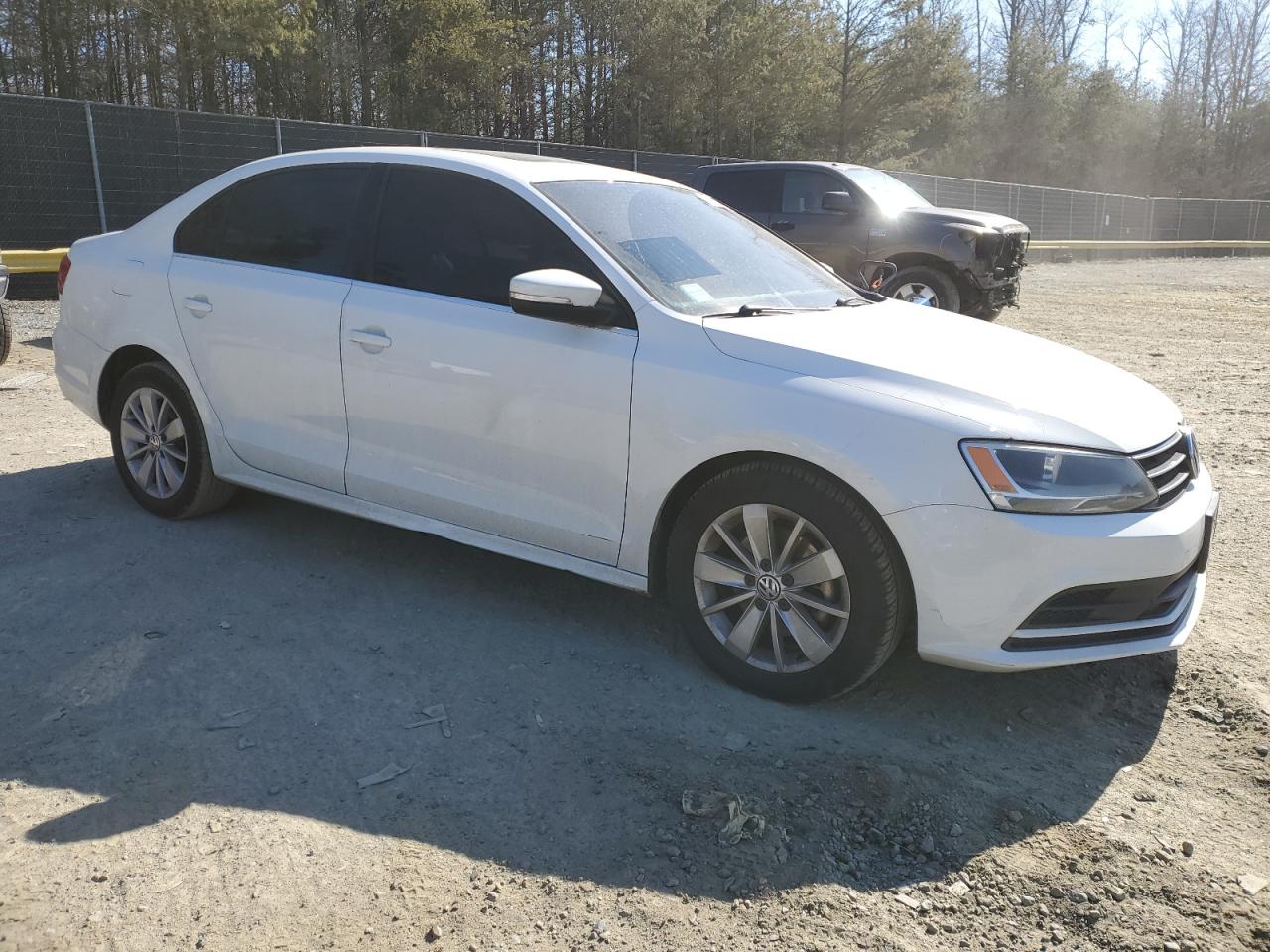 2015 Volkswagen Jetta - Image 4