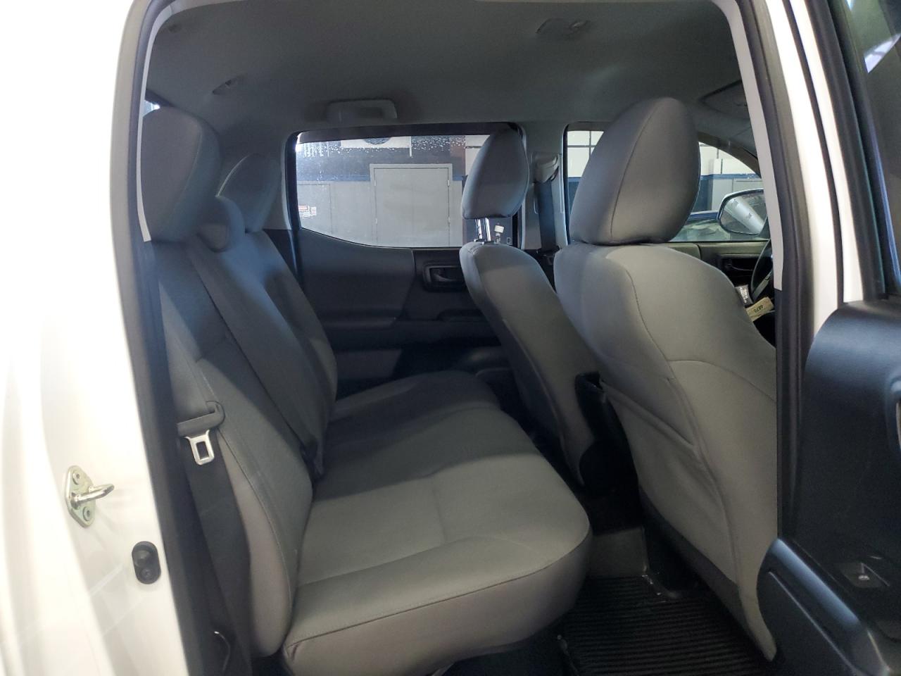 2018 Toyota Tacoma - Image 10