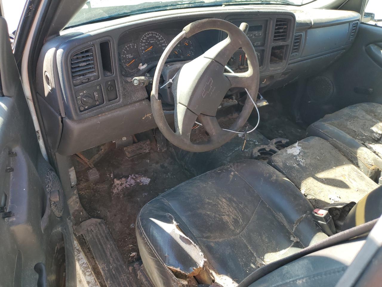 2003 Chevrolet Silverado - Image 8