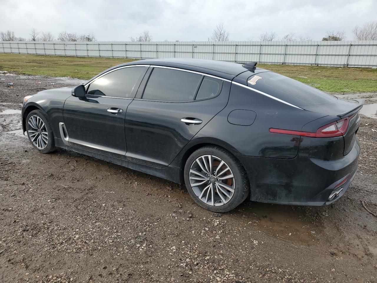 2019 Kia Stinger - Image 2