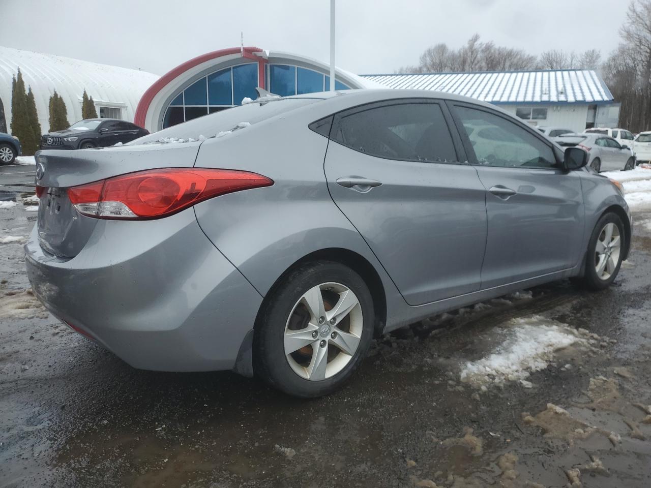 2013 Hyundai Elantra - Image 3