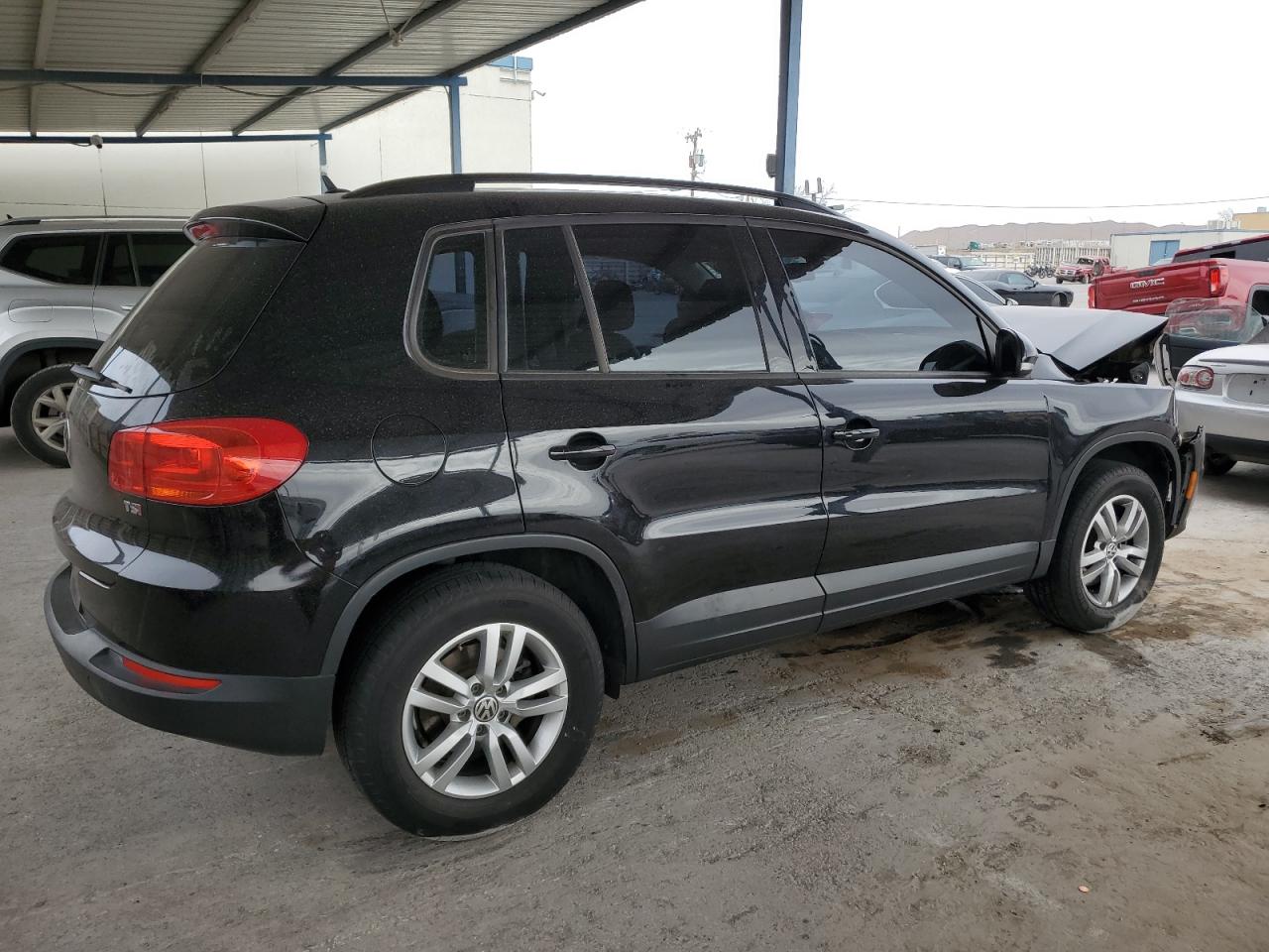 2016 Volkswagen Tiguan - Image 3