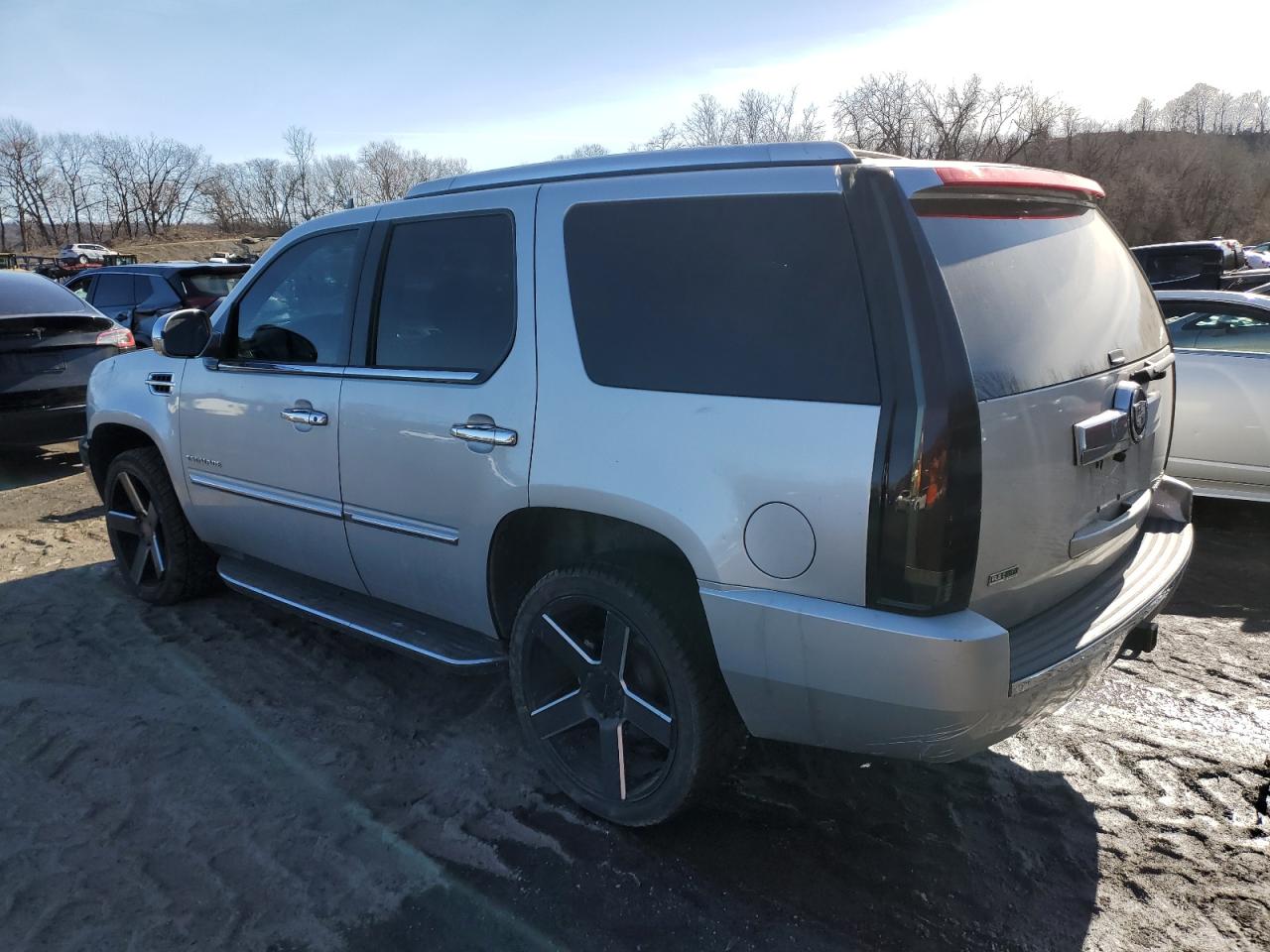 2010 Cadillac Escalade - Image 2
