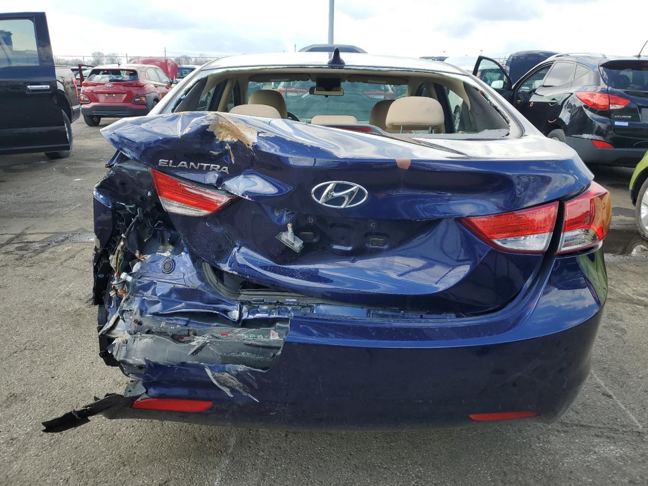 2013 Hyundai Elantra - Image 6