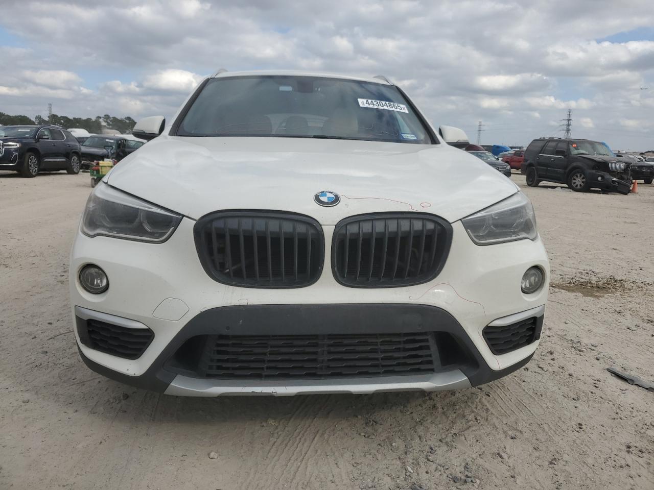 2016 BMW X1 - Image 5