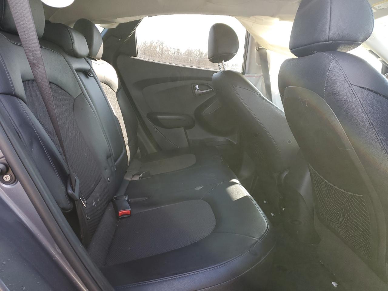 2015 Hyundai Tucson - Image 11
