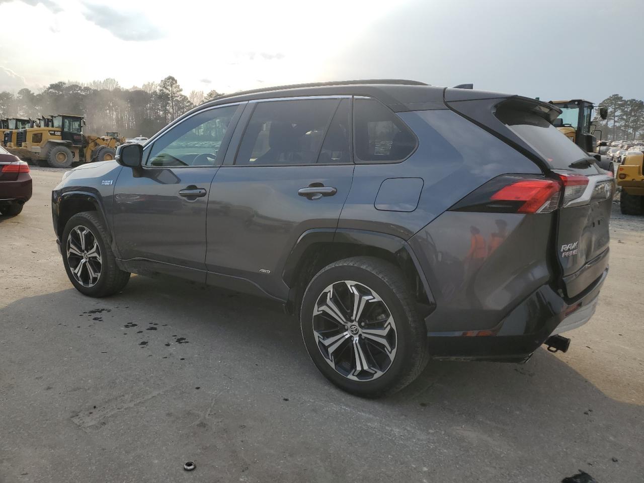 2021 Toyota RAV 4 - Image 2