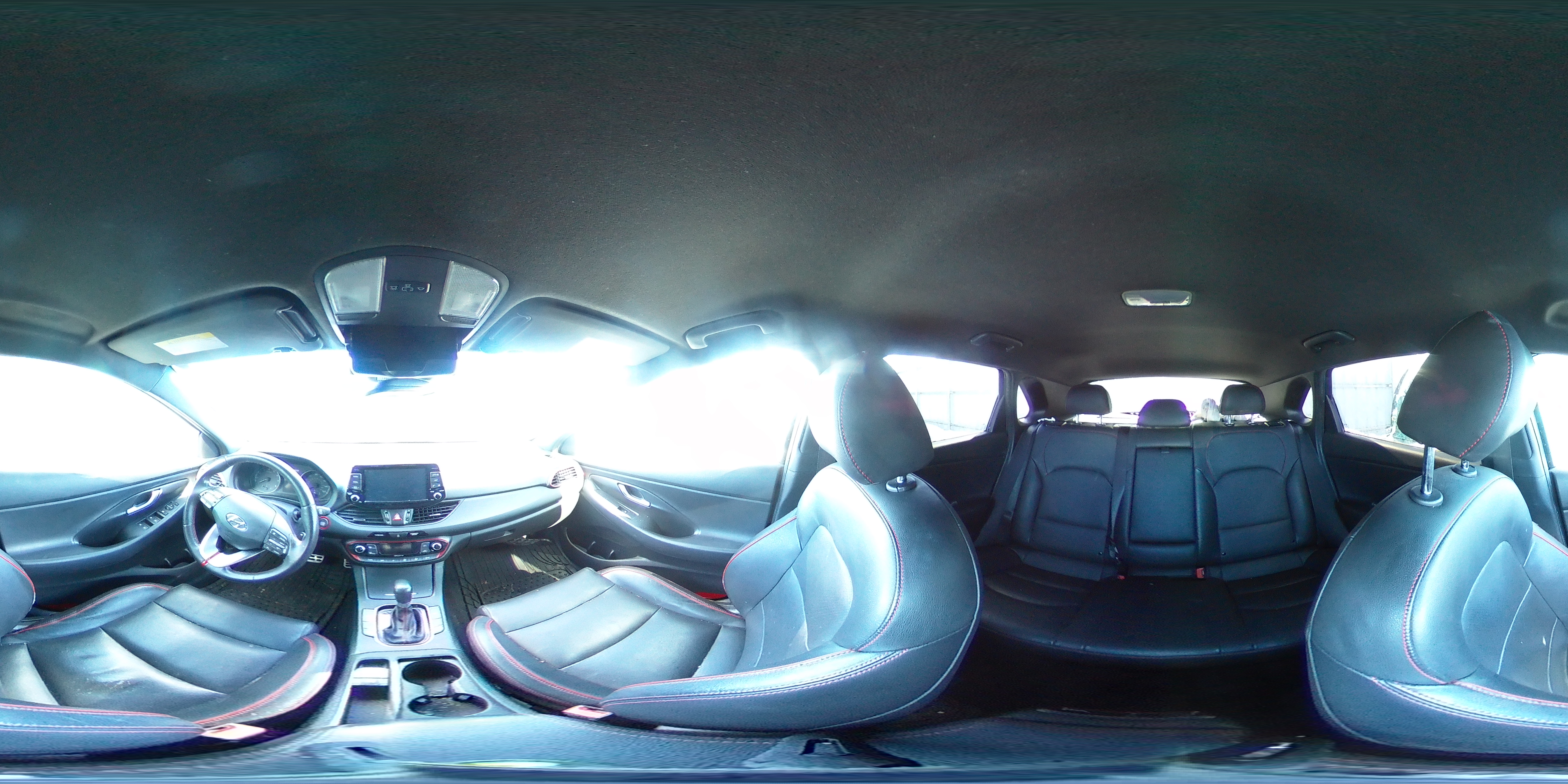 2018 Hyundai Elantra - Image 13