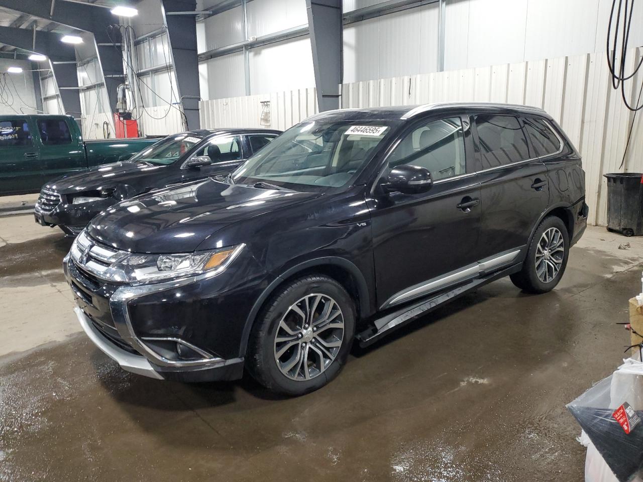 2017 Mitsubishi Outlander - Image 1