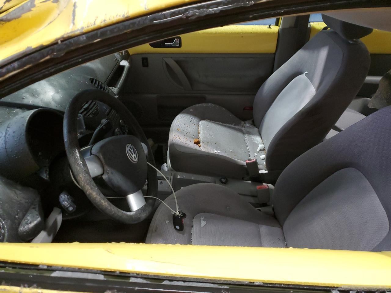 2004 Volkswagen Beetle - Image 7