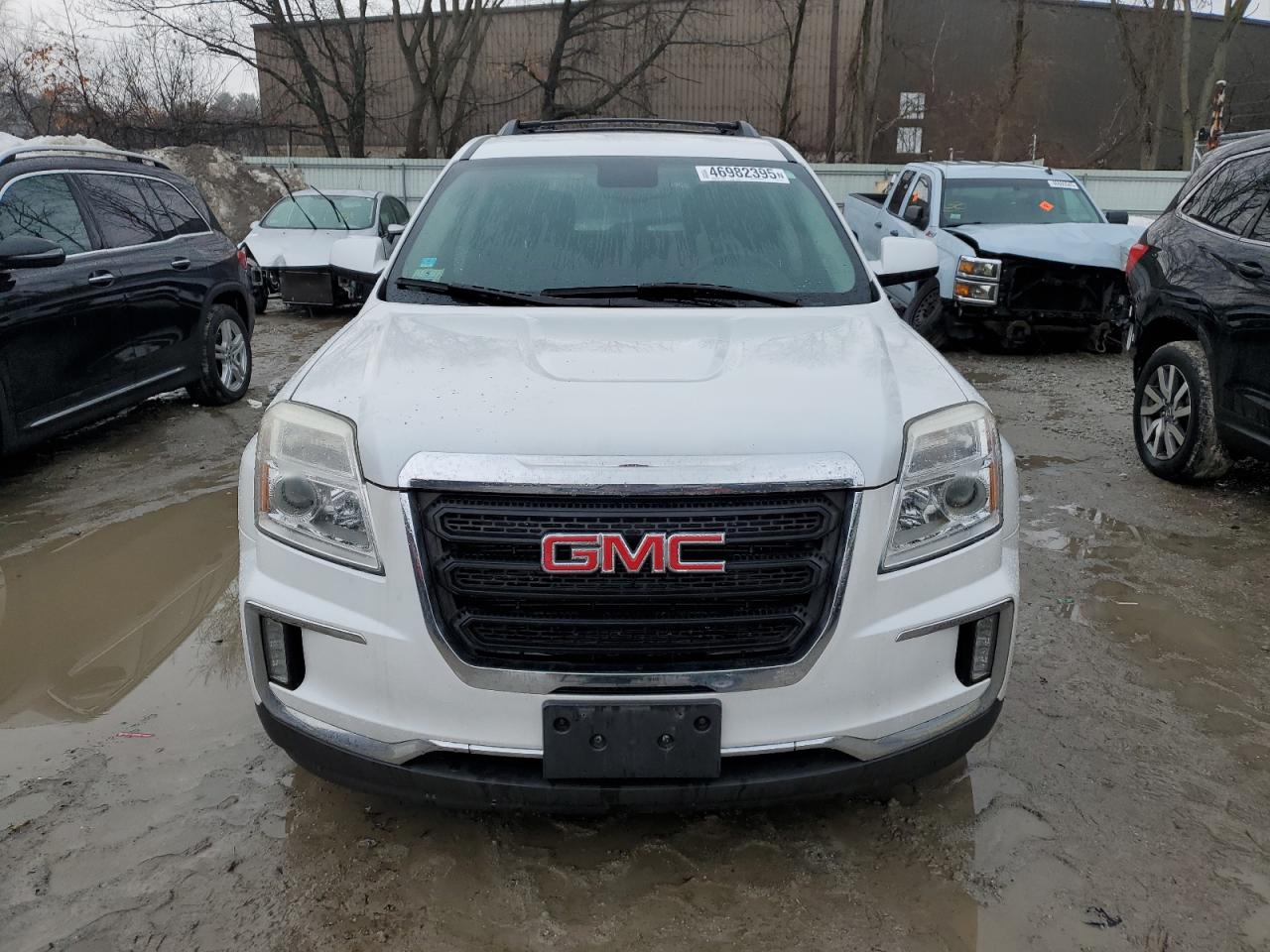 2017 GMC Terrain - Image 5