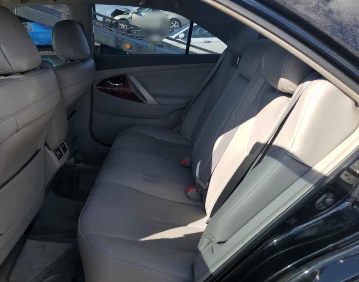 2009 Toyota Camry - Image 10