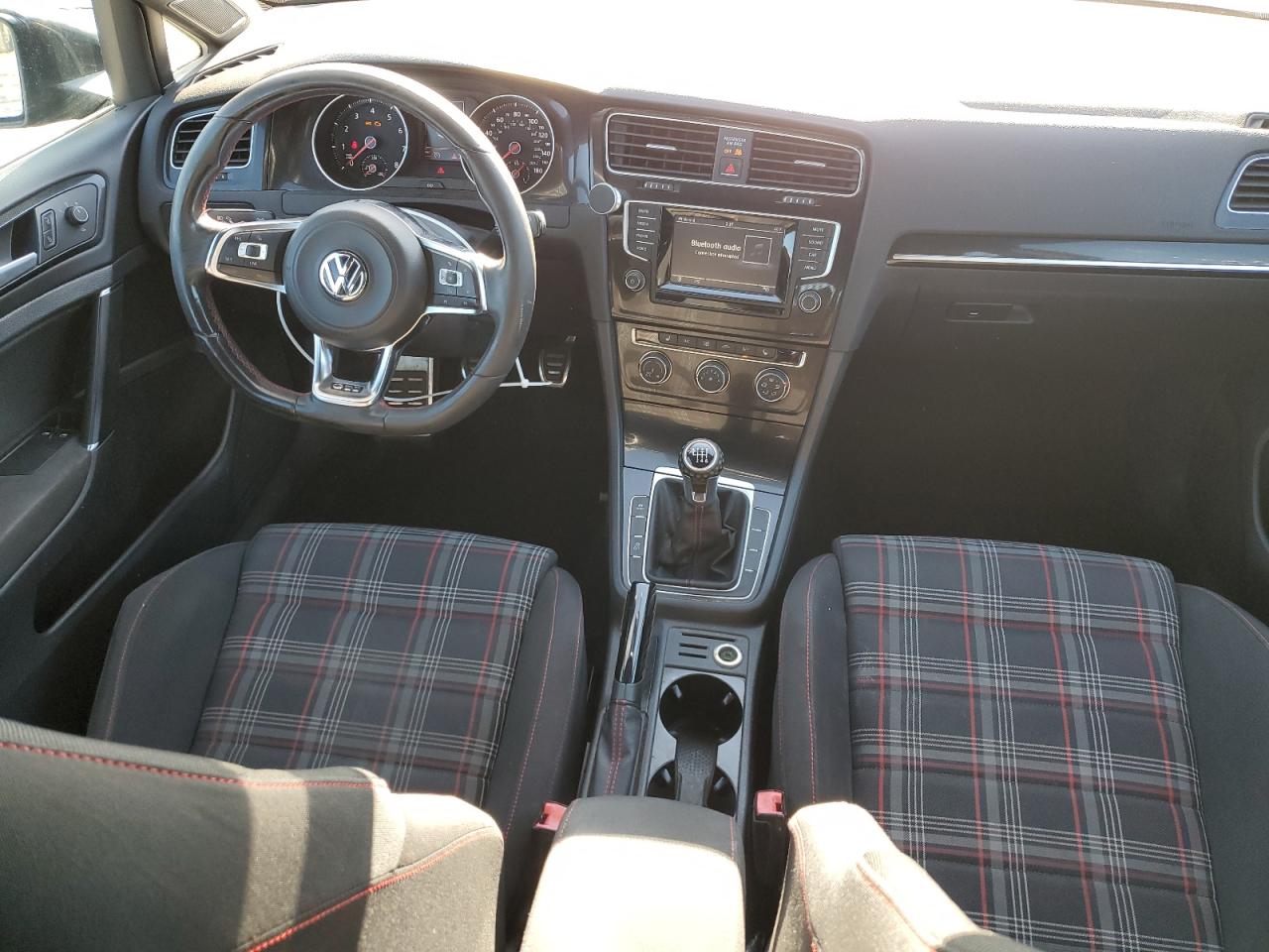 2015 Volkswagen GTI - Image 8