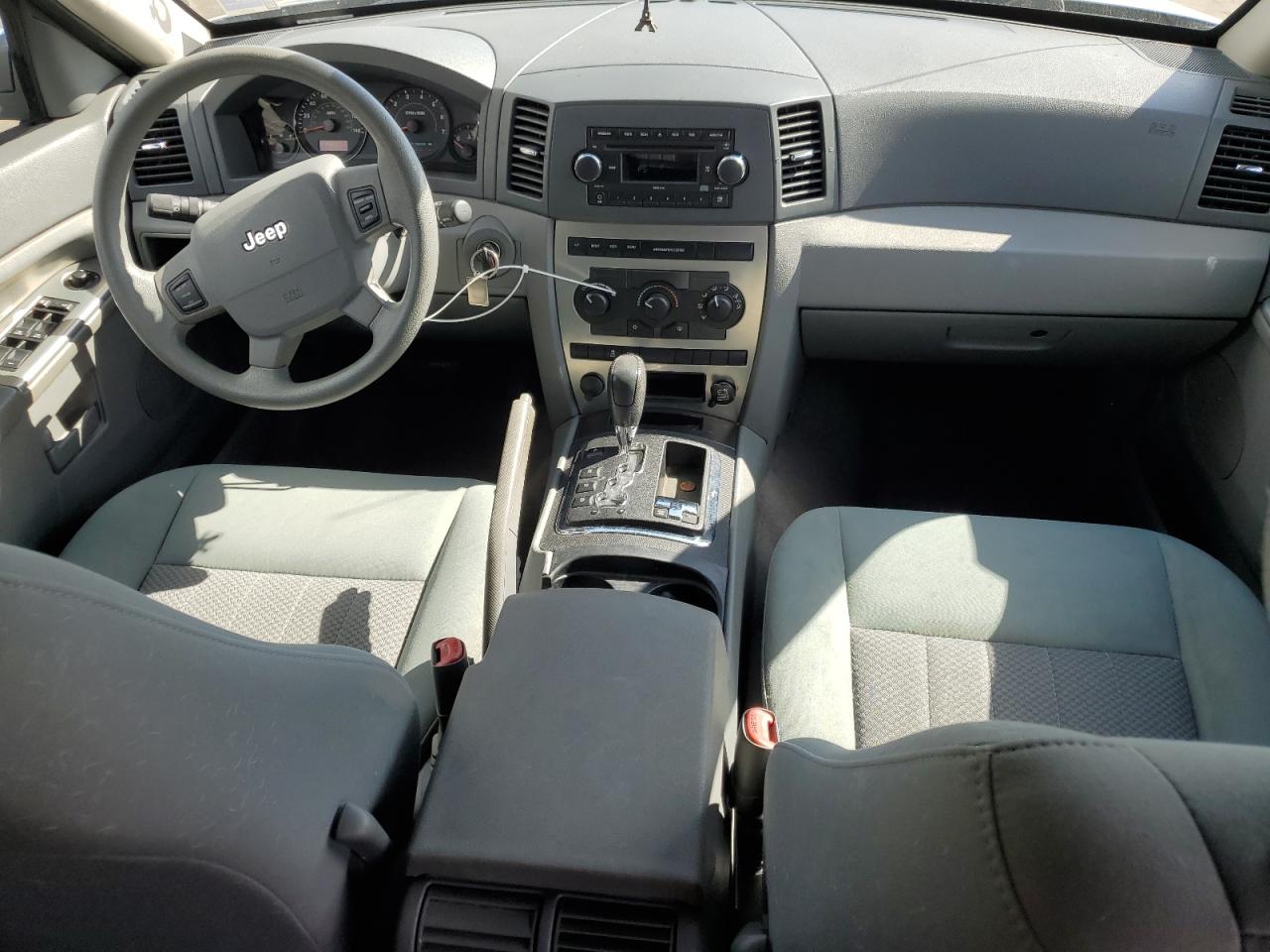2006 Jeep Grand Cherokee - Image 8