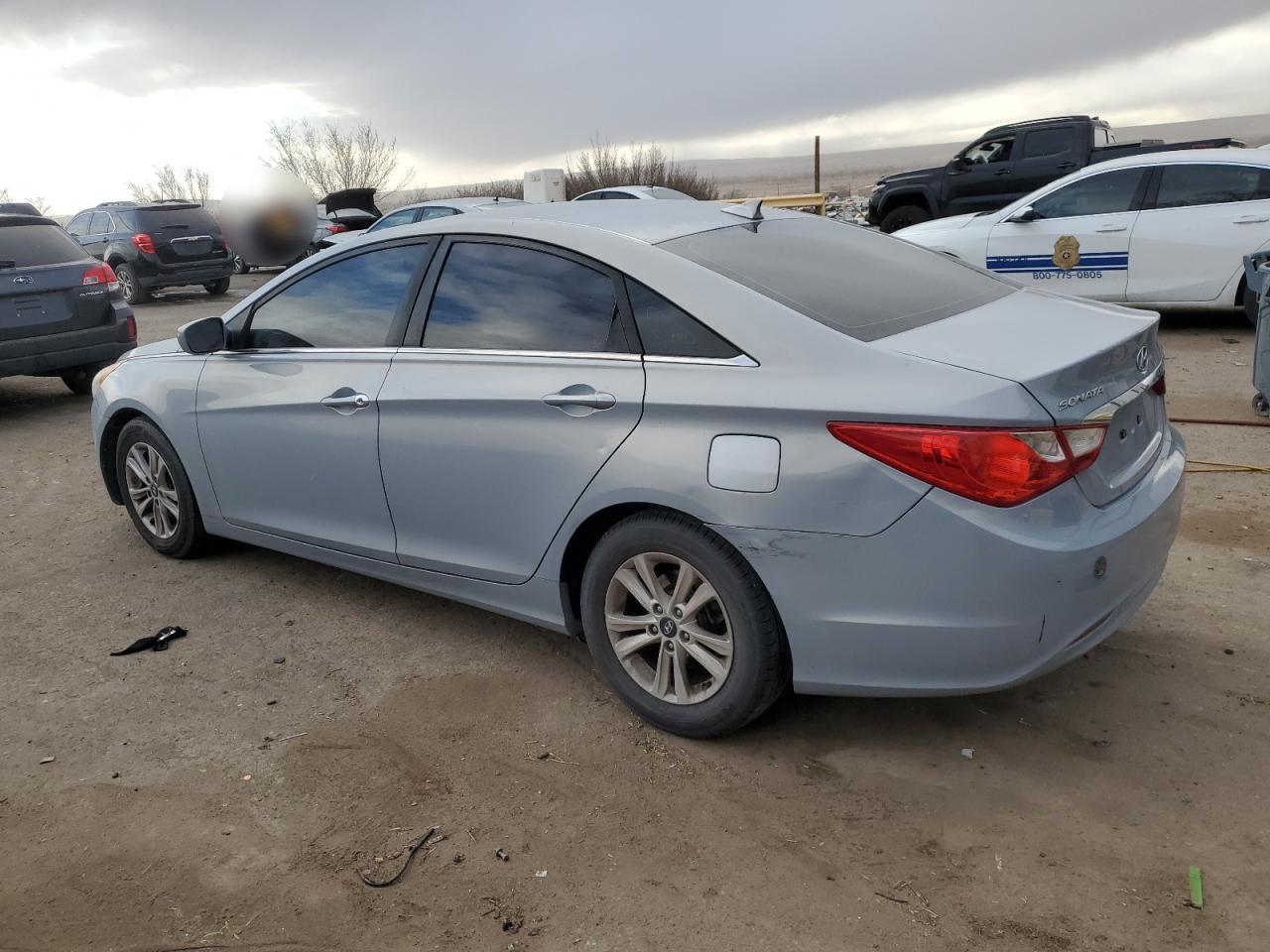 2013 Hyundai Sonata - Image 2
