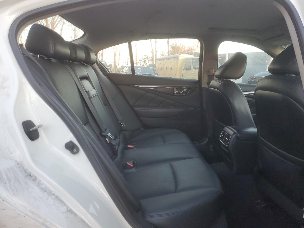 2018 Infiniti Q50 - Image 11