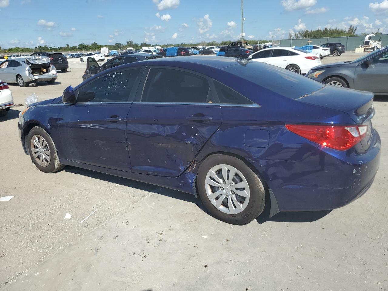 2012 Hyundai Sonata - Image 2