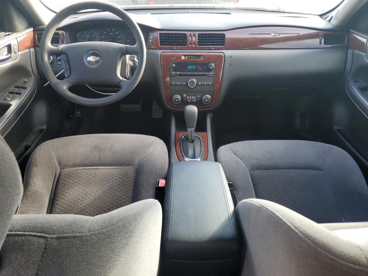 2009 Chevrolet Impala - Image 8