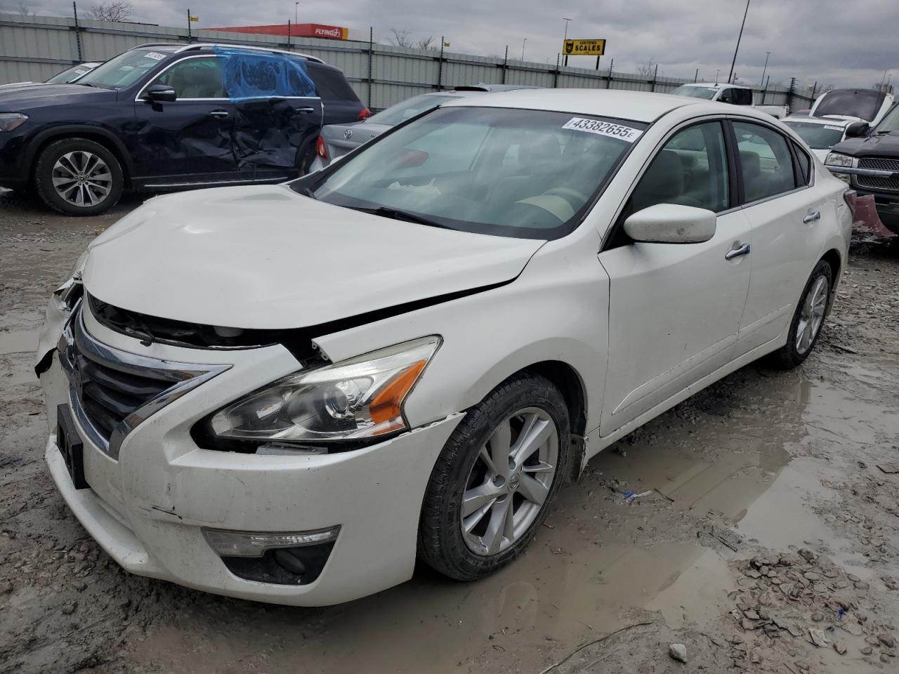 2015 Nissan Altima - Image 1