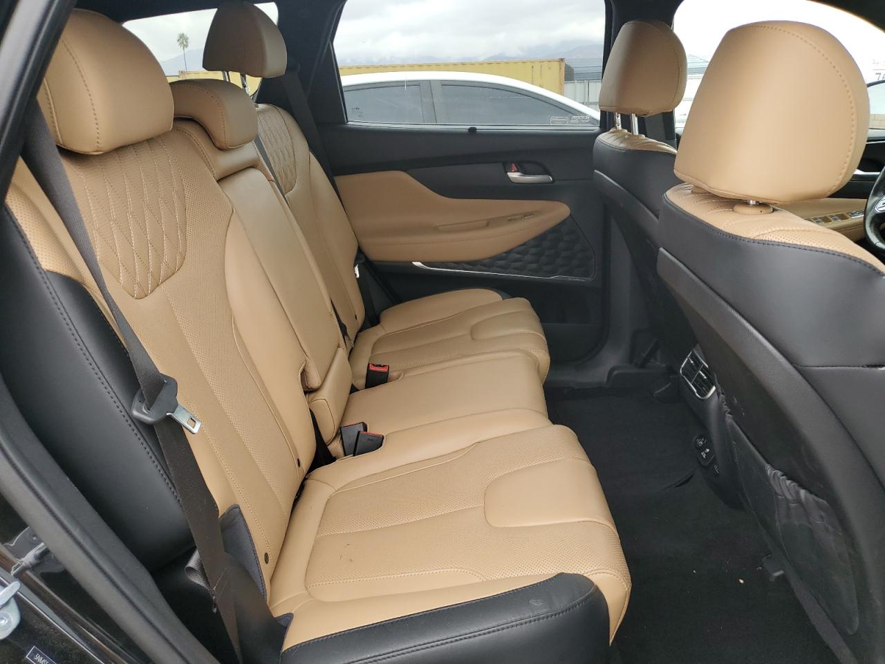 2023 Hyundai Santa Fe - Image 11