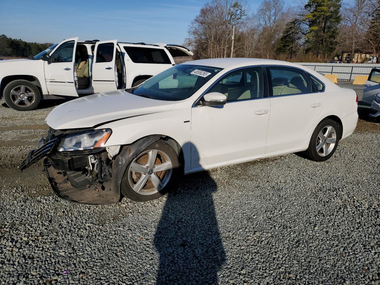 2015 Volkswagen Passat - Image 1