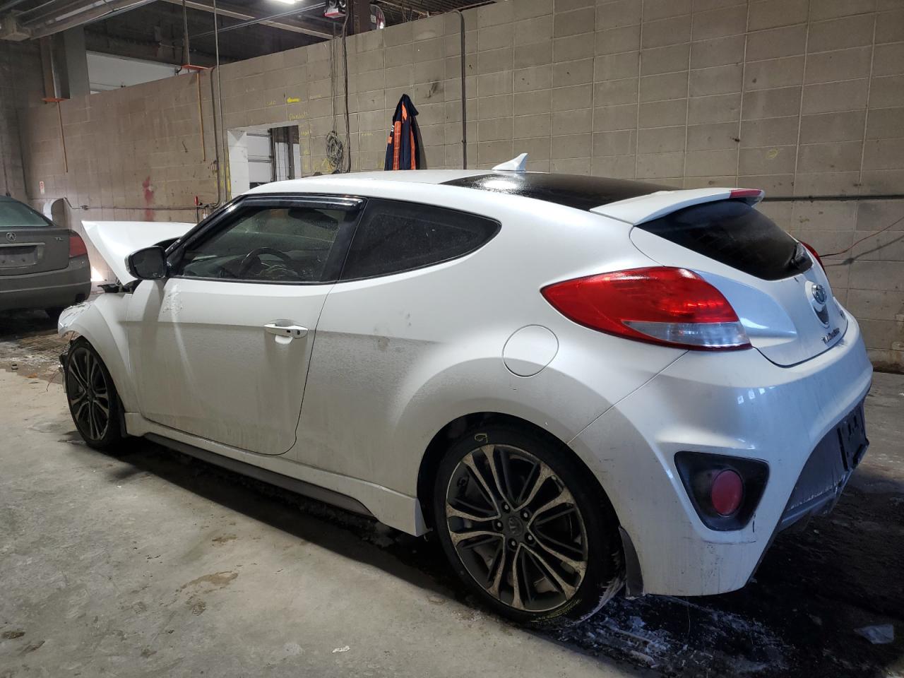 2016 Hyundai Veloster - Image 2