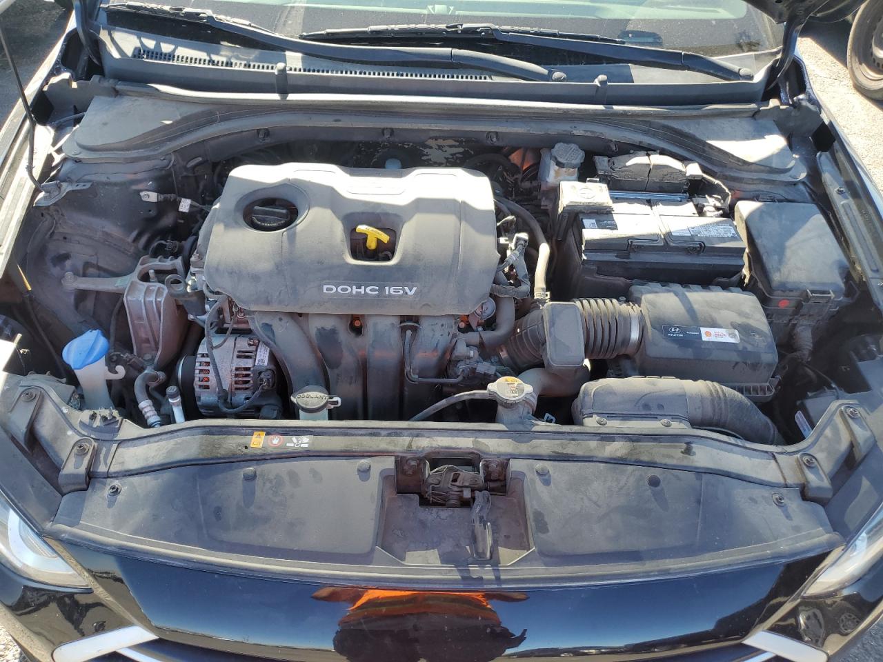 2018 Hyundai Elantra - Image 11