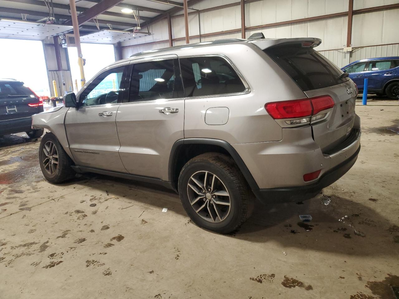 2017 Jeep Grand Cherokee - Image 2