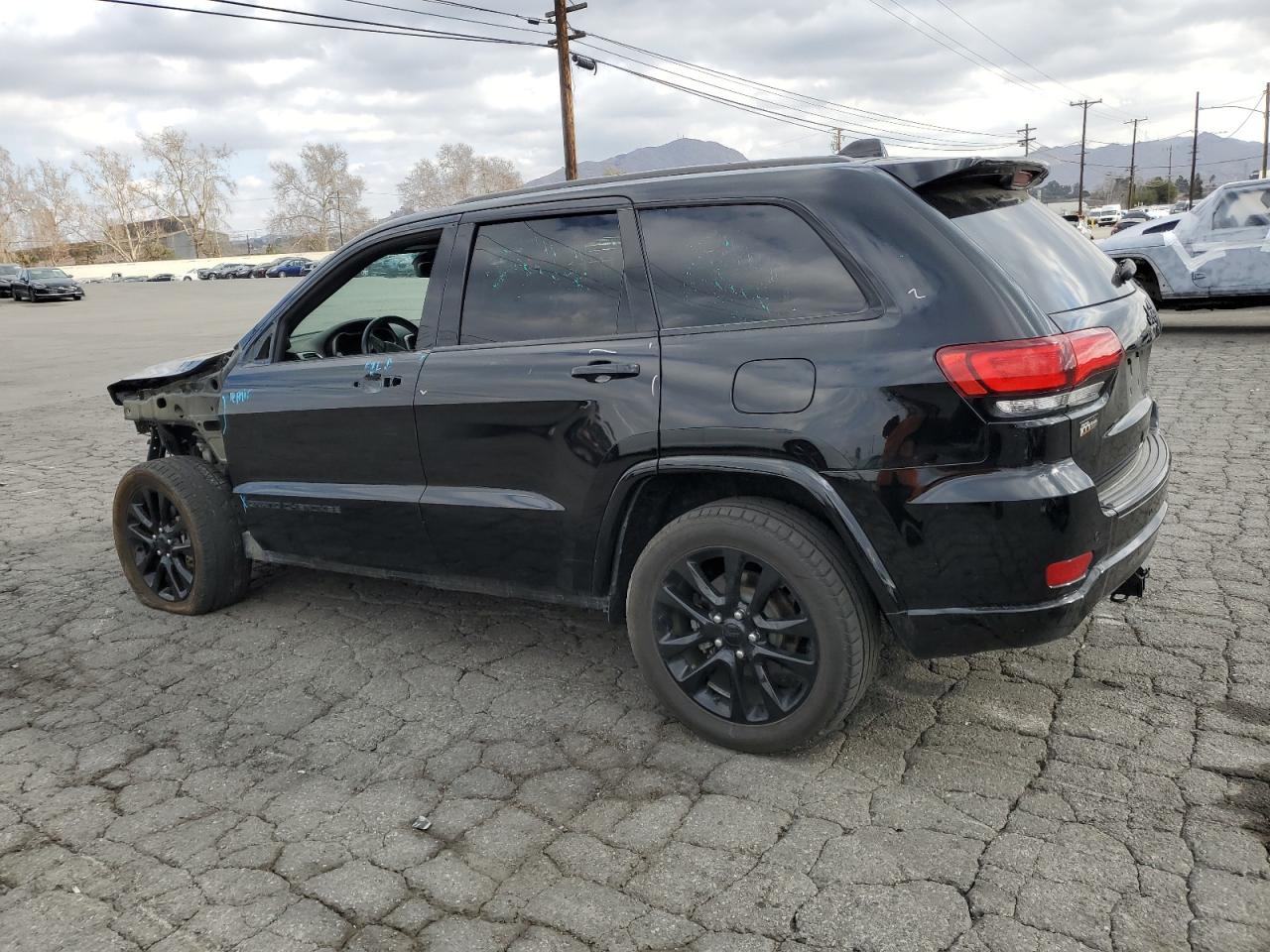 2018 Jeep Grand Cherokee - Image 2