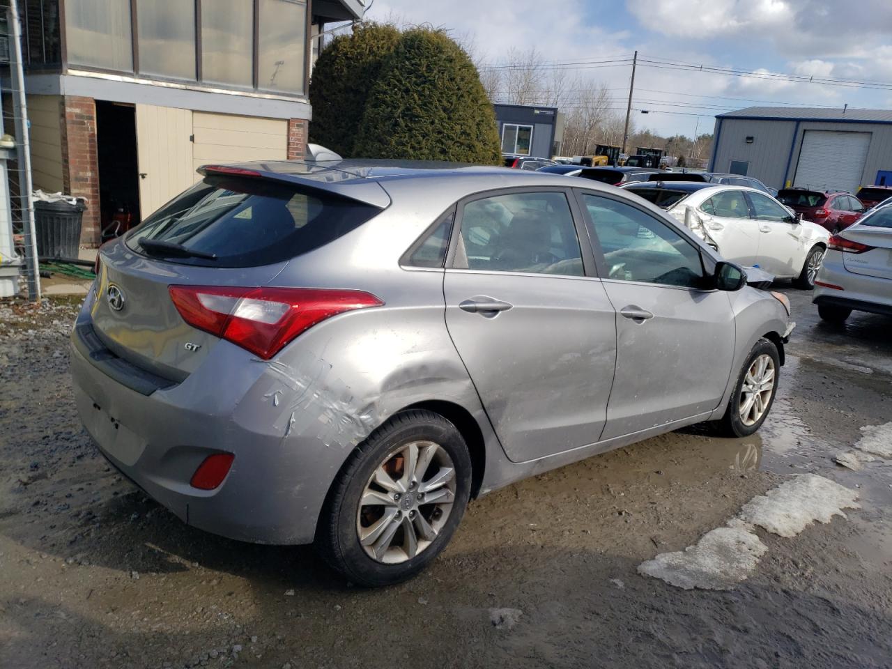 2013 Hyundai Elantra - Image 3