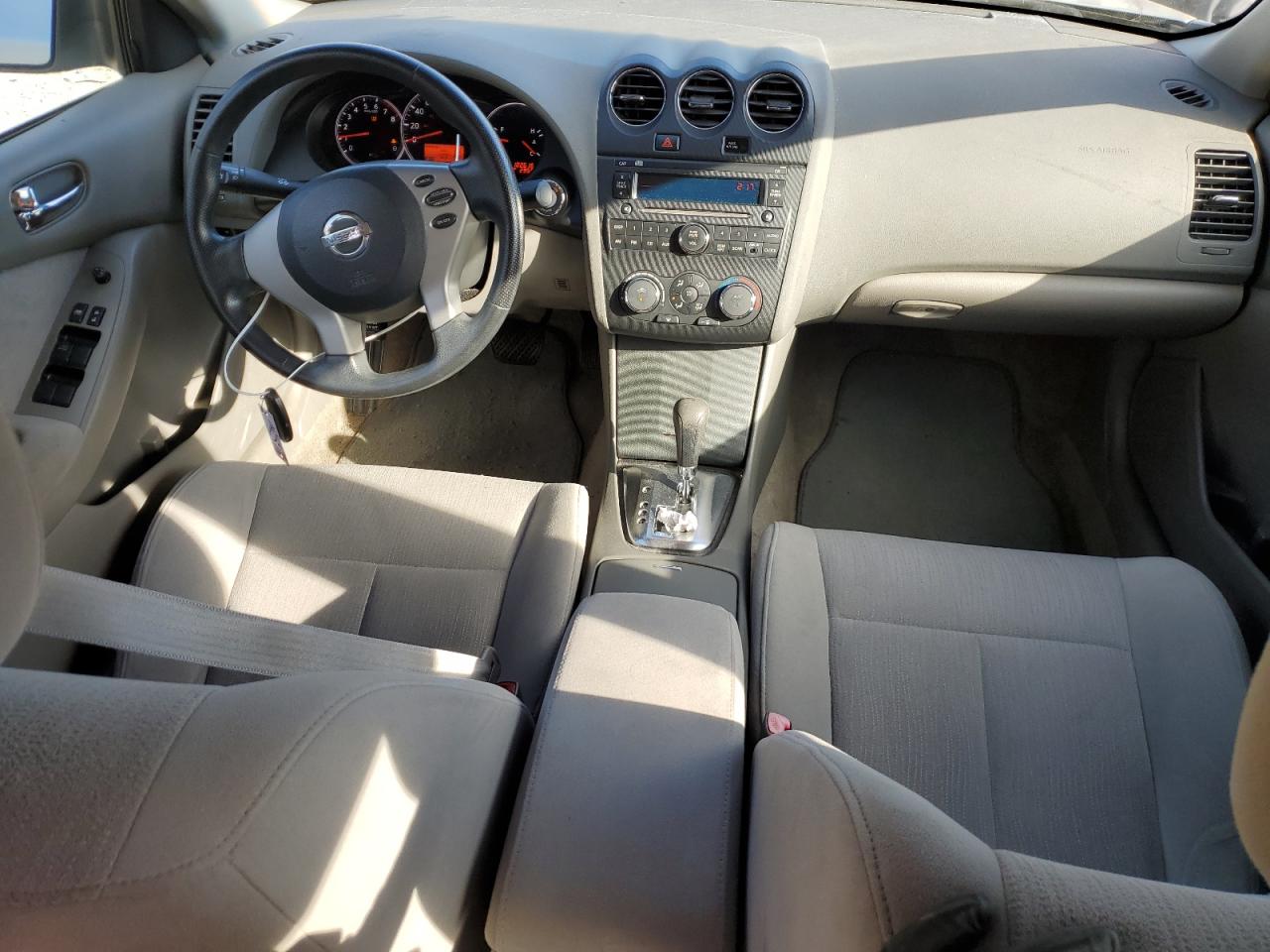 2010 Nissan Altima - Image 8