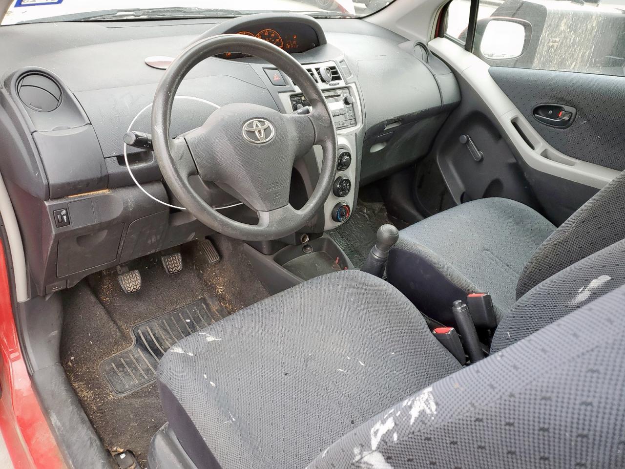 2011 Toyota Yaris - Image 8