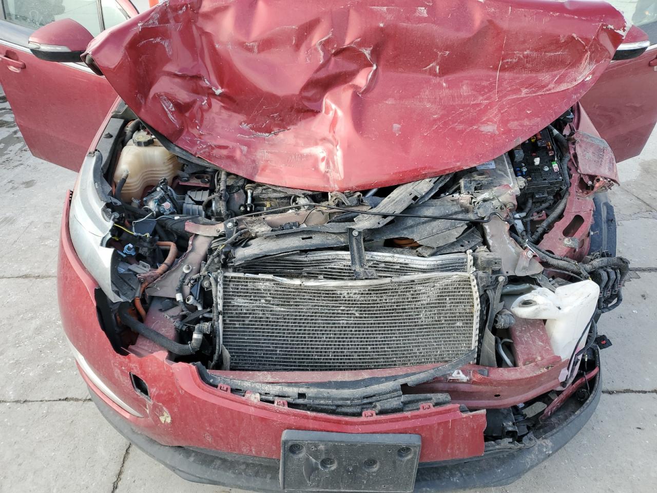 2015 Chevrolet Volt - Image 12