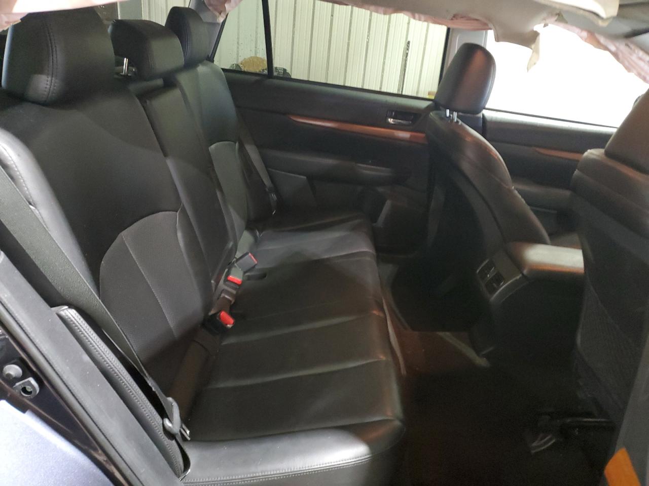 2014 Subaru Outback - Image 11