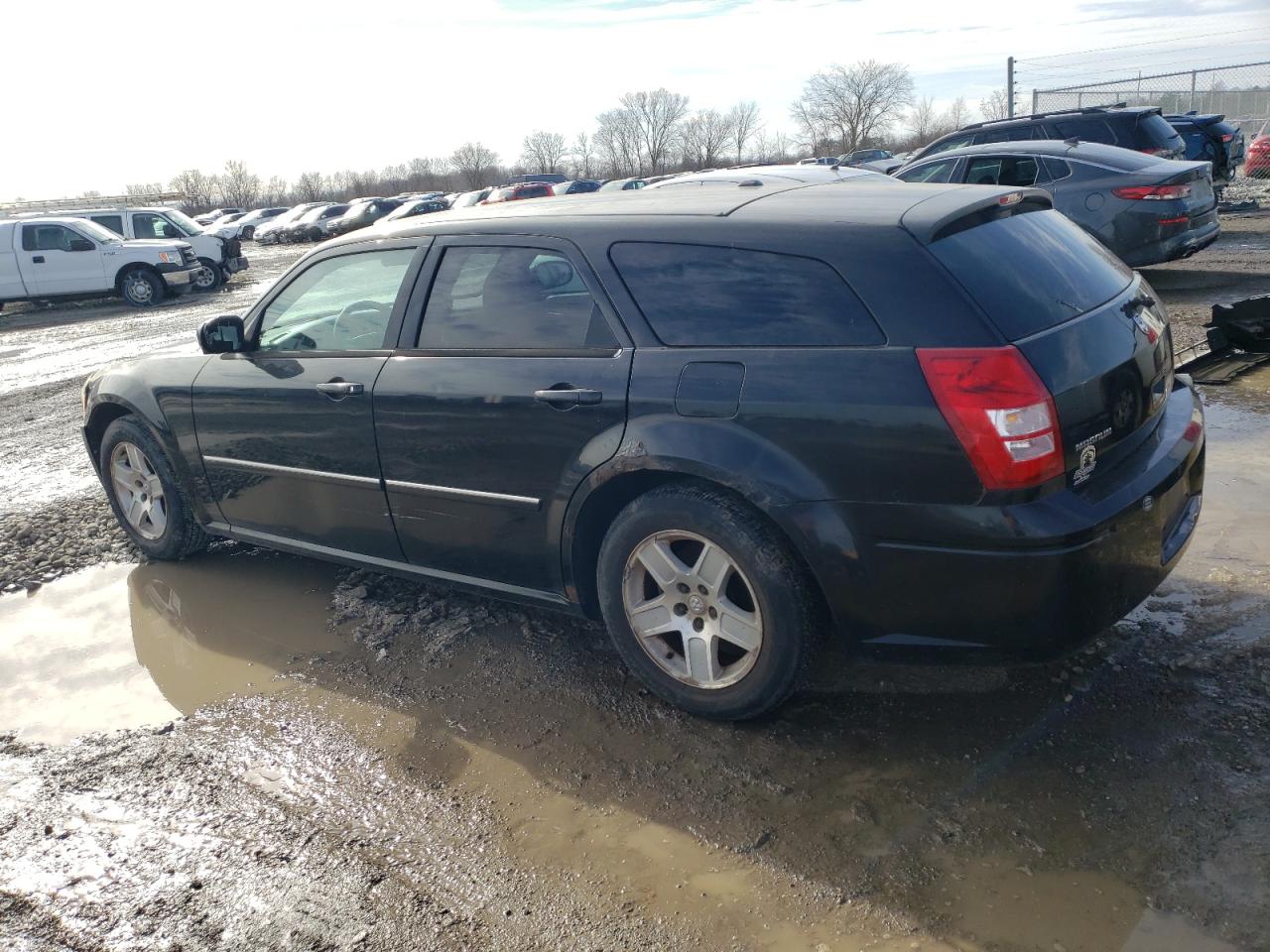 2007 Dodge Magnum - Image 2