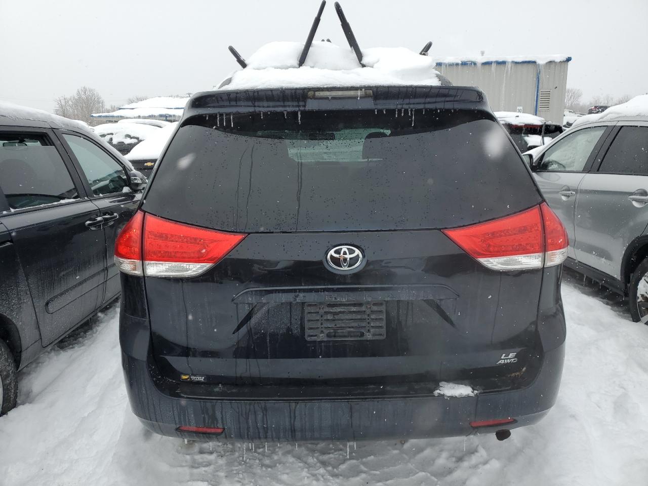 2012 Toyota Sienna - Image 6