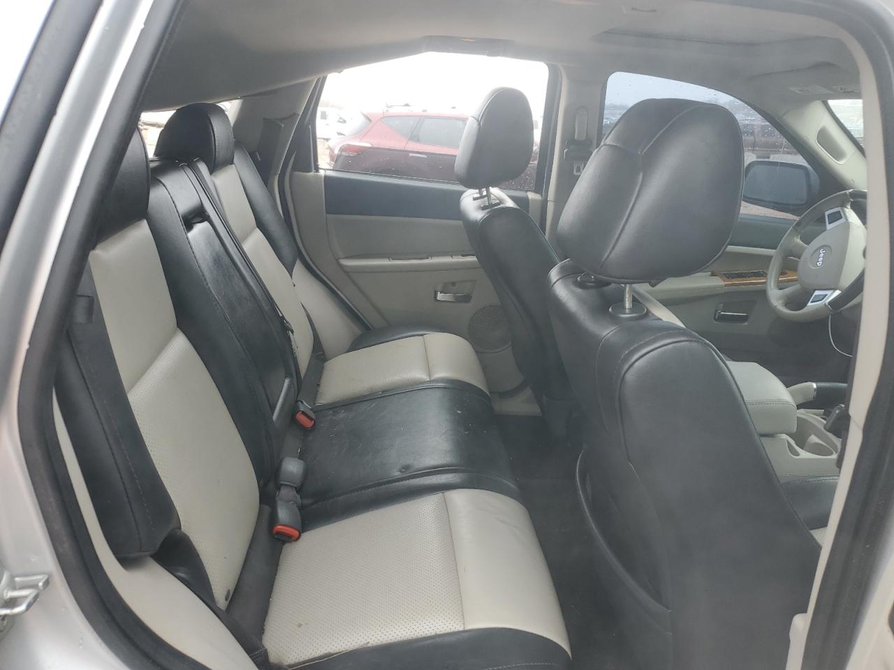 2008 Jeep Grand Cherokee - Image 11