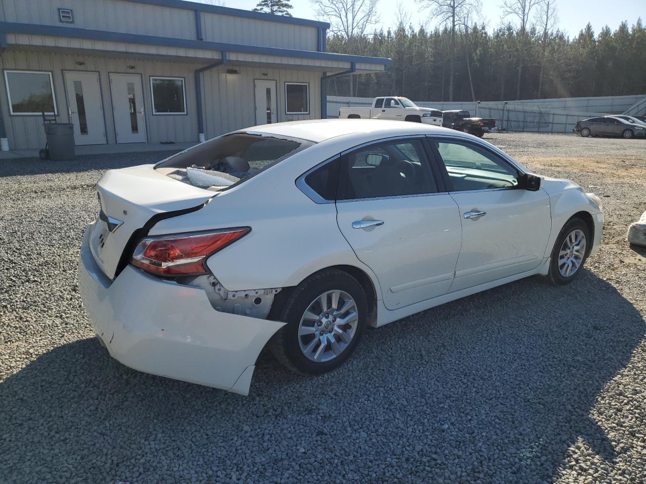 2015 Nissan Altima - Image 3