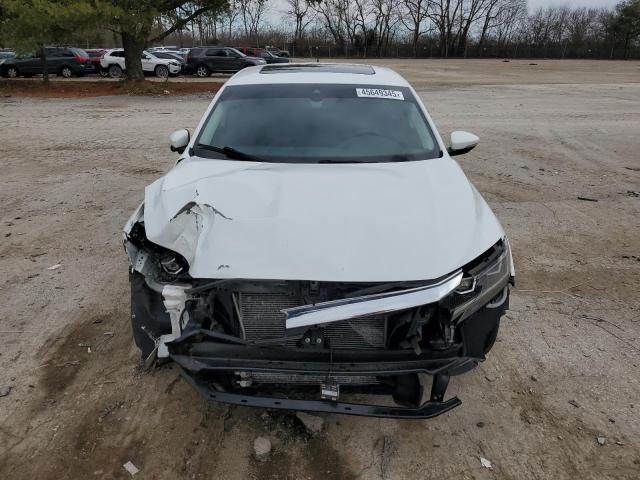  VOLKSWAGEN PASSAT 2021 White