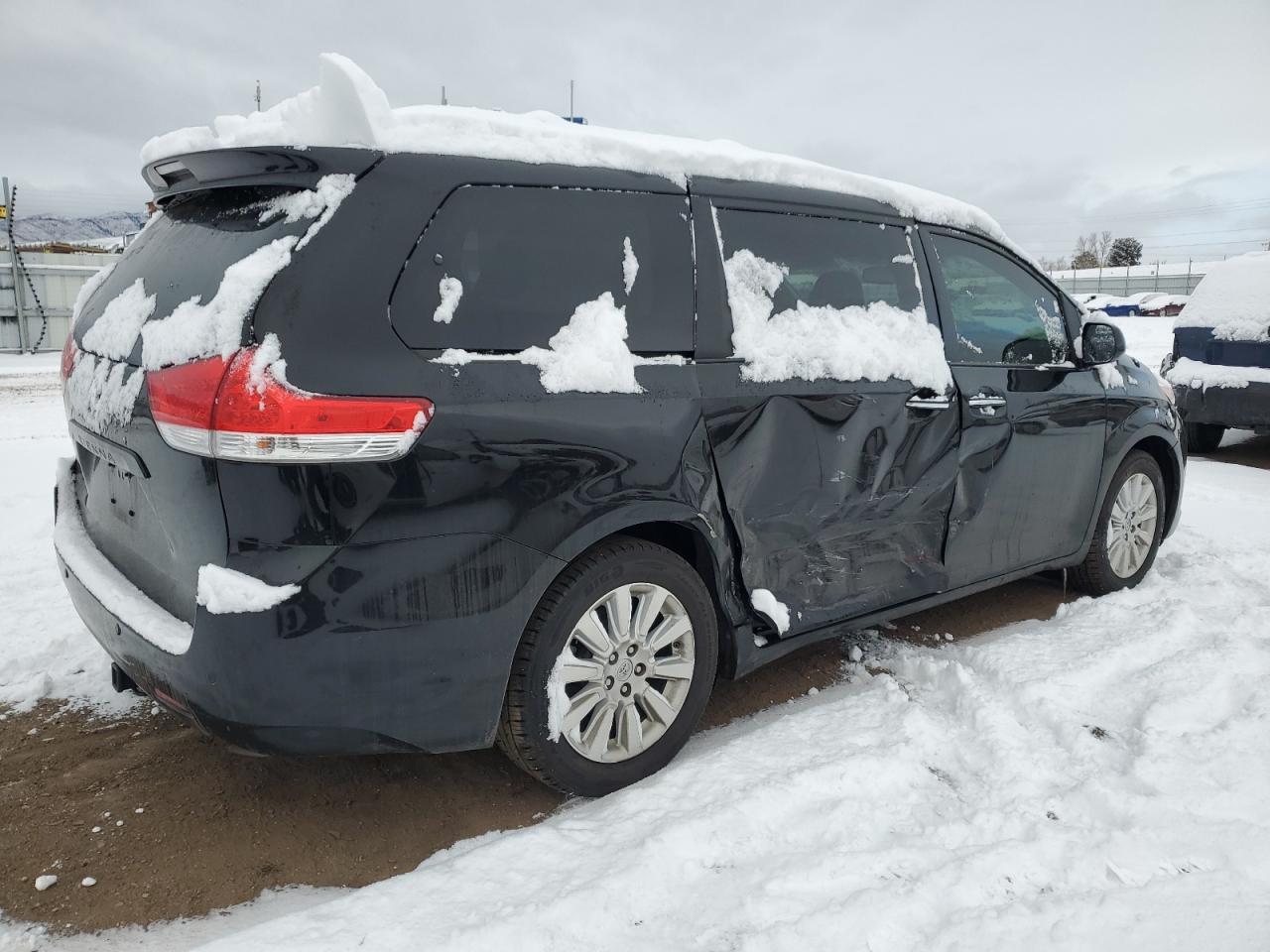 2014 Toyota Sienna - Image 3