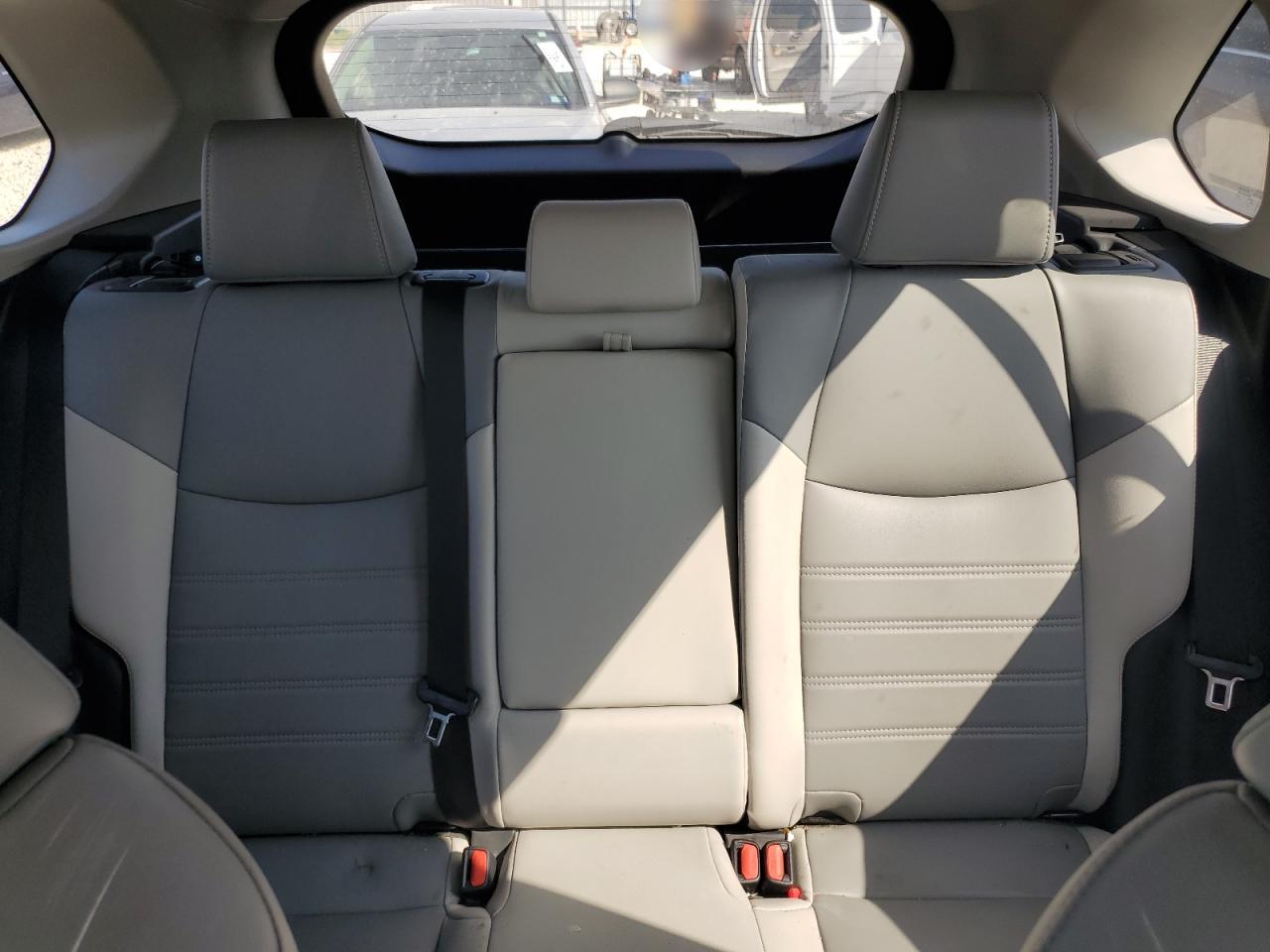 2022 Toyota RAV 4 - Image 10