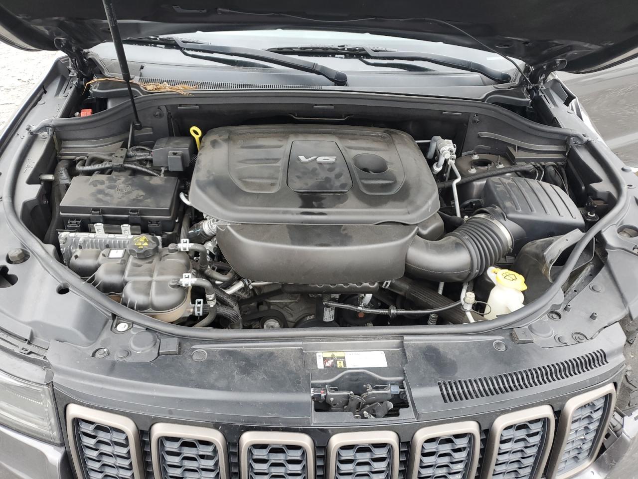 2016 Jeep Grand Cherokee - Image 13