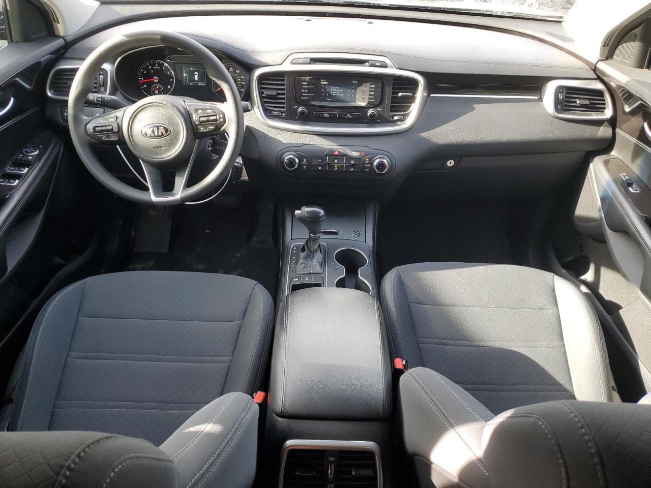 2017 Kia Sorento - Image 8