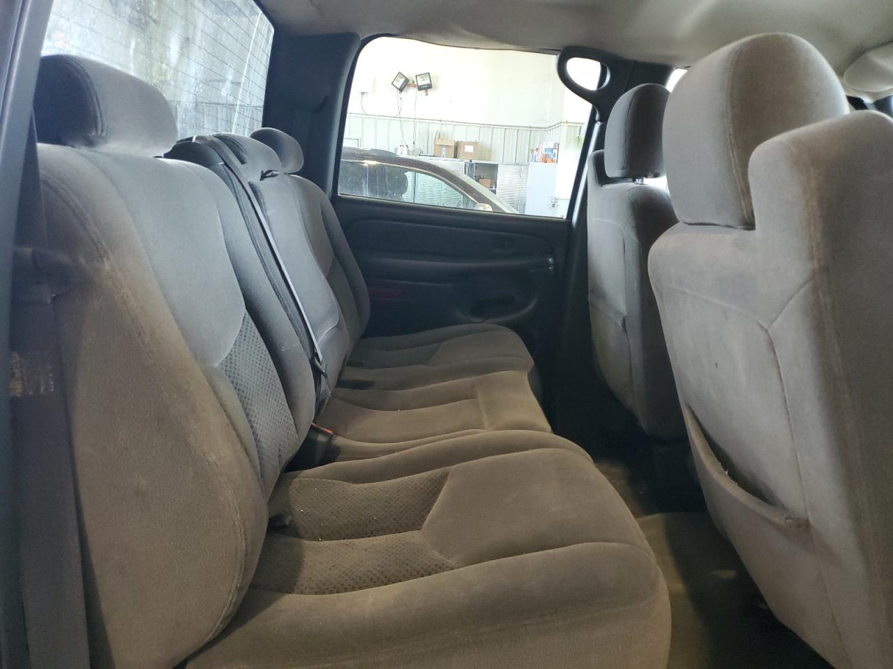 2006 Chevrolet Silverado - Image 11