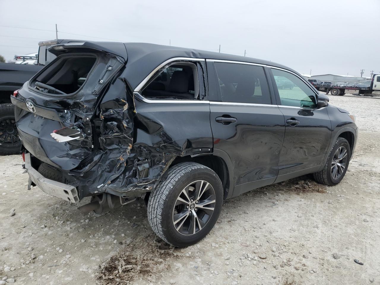 2019 Toyota Highlander - Image 3