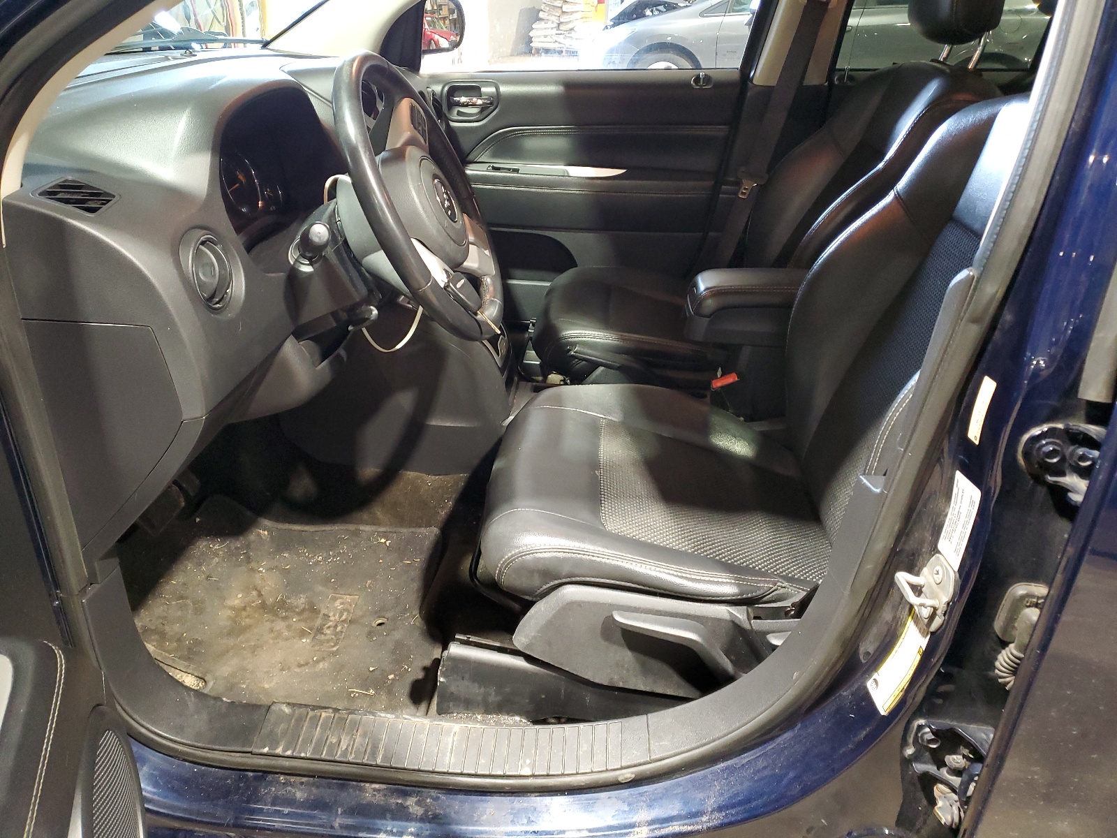 1C4NJDEB9GD587855 2016 Jeep Compass Latitude