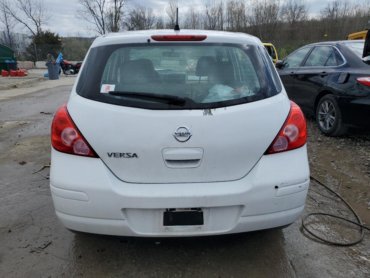 2011 Nissan Versa - Image 6