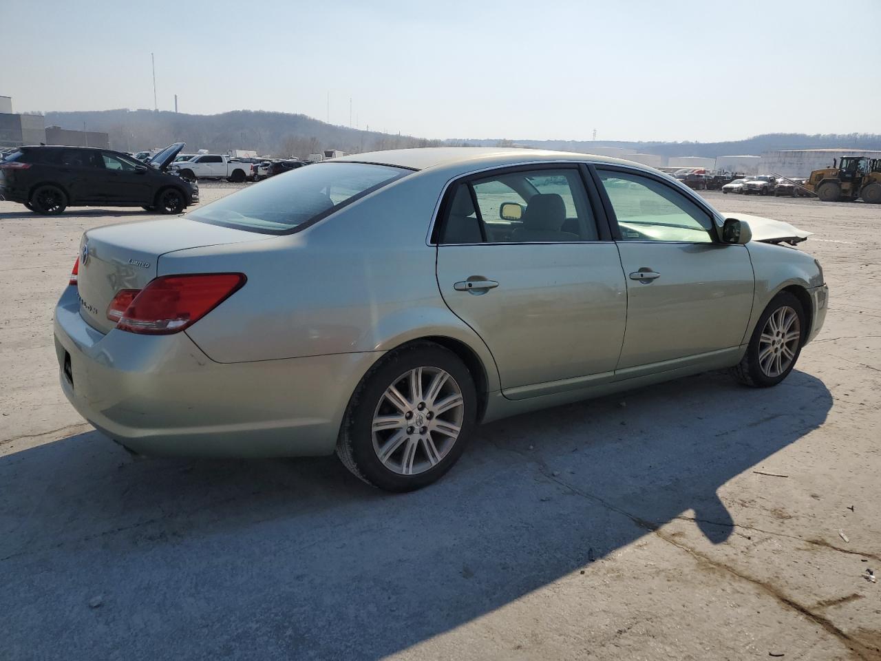2006 Toyota Avalon - Image 3
