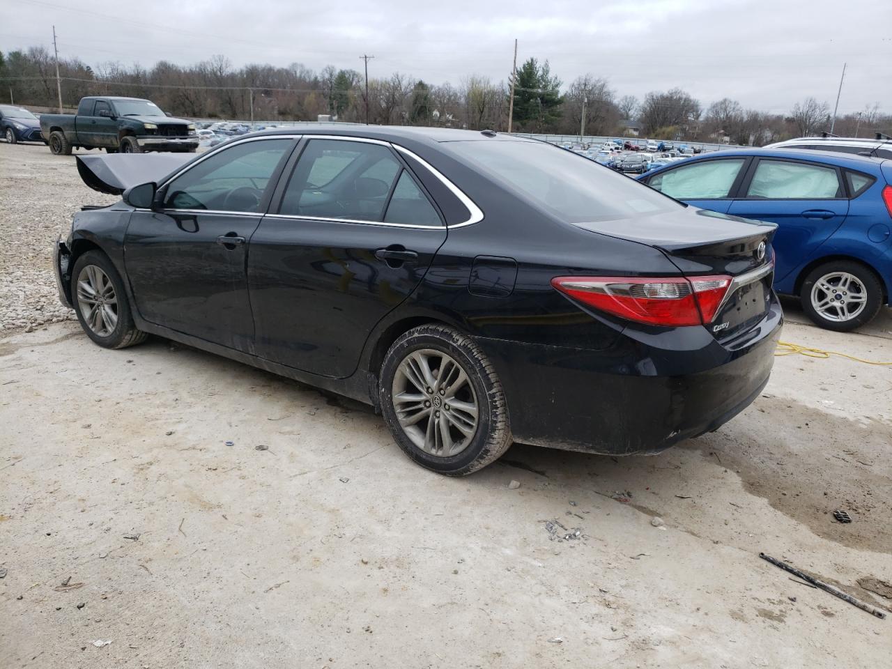 4T1BF1FK1GU521717 2016 TOYOTA CAMRY - Image 2